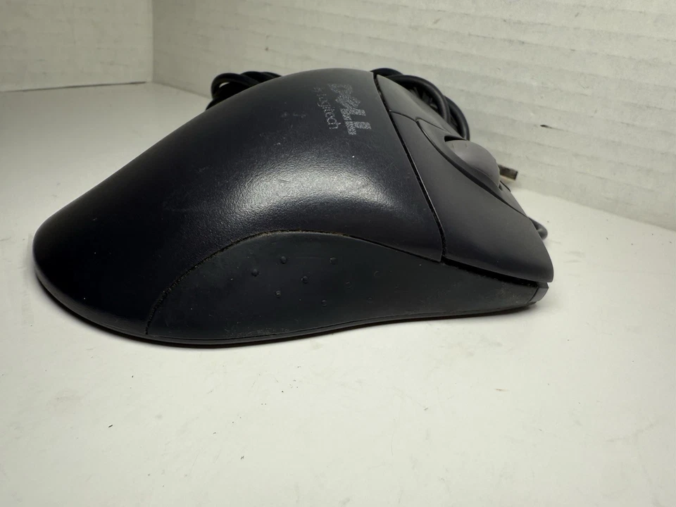 Dell Logitech M-BA47 Ergonomic Wired Scroll Wheel Black Mouse USB Tested Works - Image 2 of 4