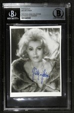Zsa Zsa Gabor Signed 5x7 Photo BECKETT Authenticated (Grad Collection)