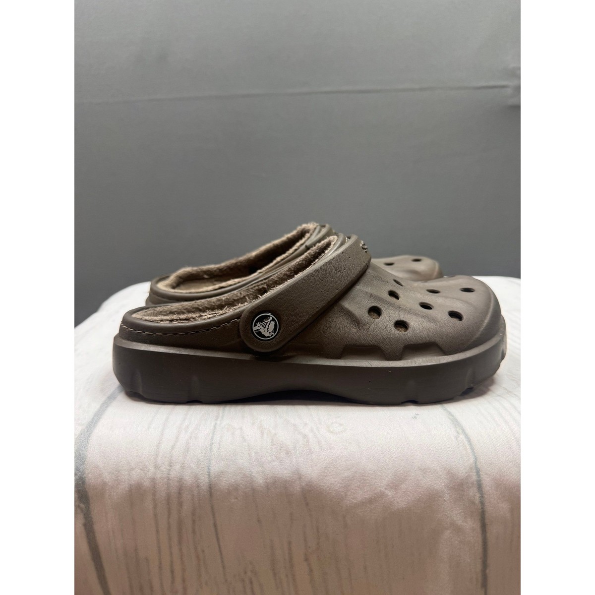 Crocs Mammoth Lined Clogs Mens 5 Womens 7 Chocolate Brown  display picture 2
