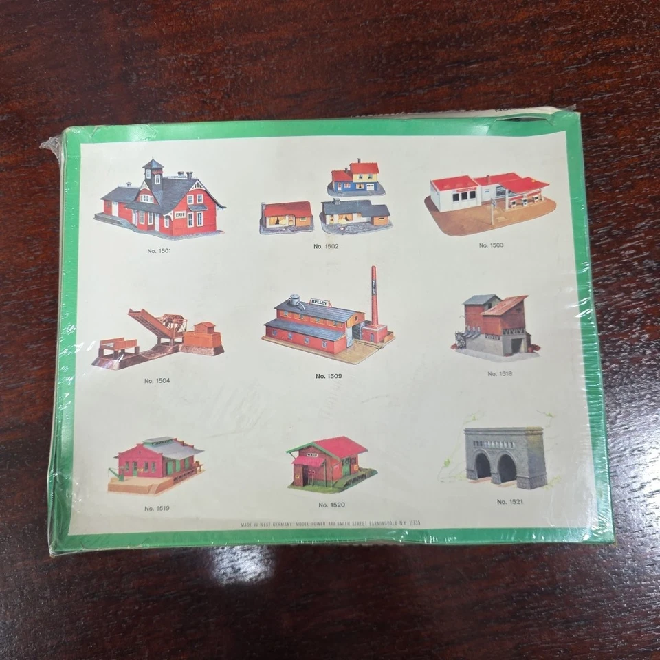 Model Power 1518 N Scale Stone Gravel Unloading Station Model Kit Sealed - Image 4 of 4