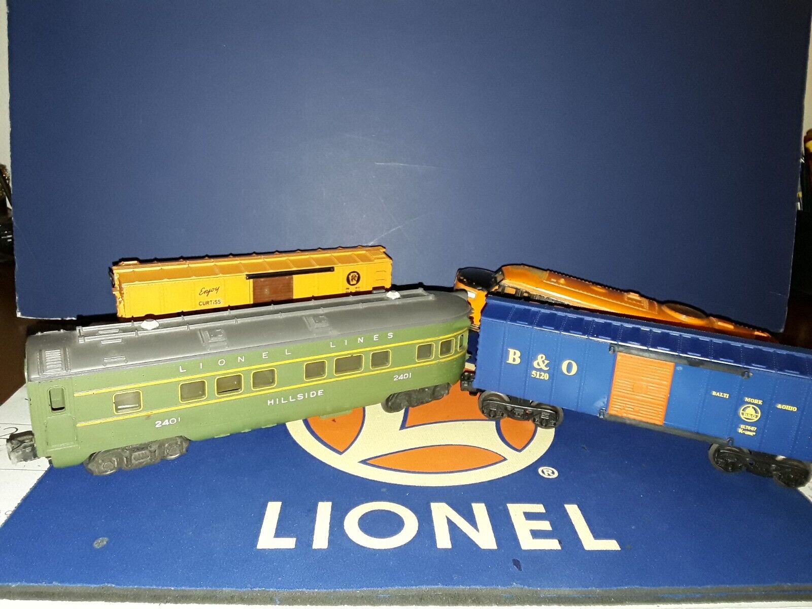 Lionel postwar 2401, 2454, 202 Postwar Items & K-Line Boxcar