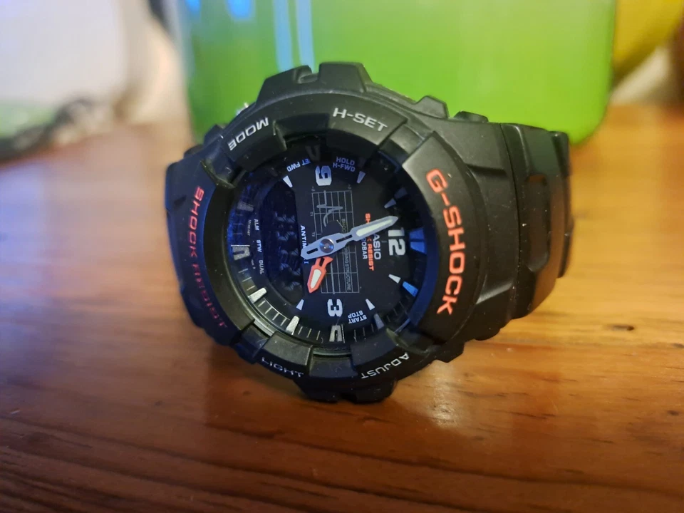 CASIO G-Shock G-100 Resistencia al Agua 20 ATM Estructura Amortiguadora Antimamán Foto 2 de 4