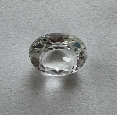 Weißer Topas / White Topaz 4,1 Carat Oval 10,9x9,0x5,6mm Brasilien
