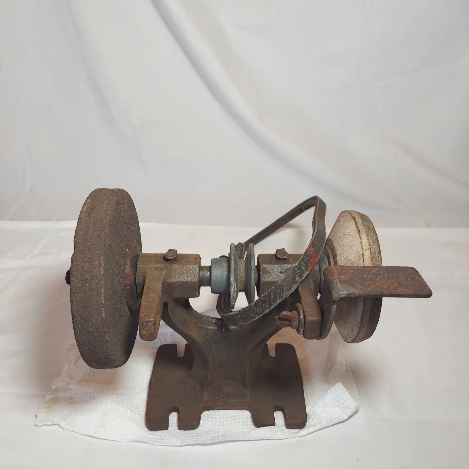 Belt Driven Bench Grinder/Buffer HD Cast Iron Vintage With Grinding