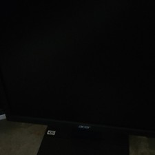 Acer V176L 17in LED Backlight LCD Monitor 1280x1024 VGA D-Sub Black