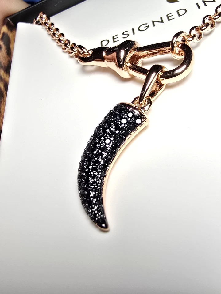 Fiesta Bomba SIN DOMESTICAR *NK91299* Impecablemente Garras * Cierre de Langosta CUERNO Foto 3 de 4