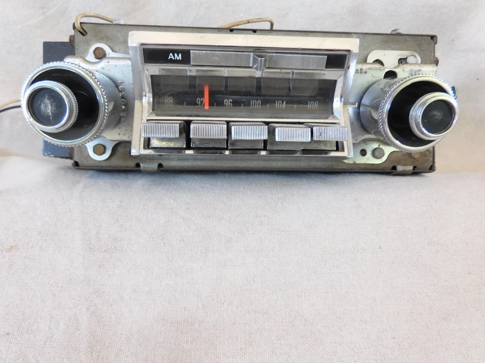 1965 Buick Wildcat Electra AM FM Radio - Image 3 of 4