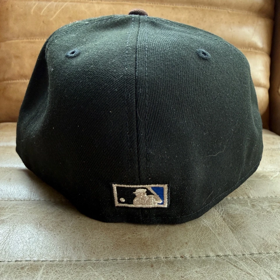 New Era MLB New York Mets Script Preto Marrom Azul Dourado, Cinza UV 7-3/8 Usado - Imagem 4 de 4