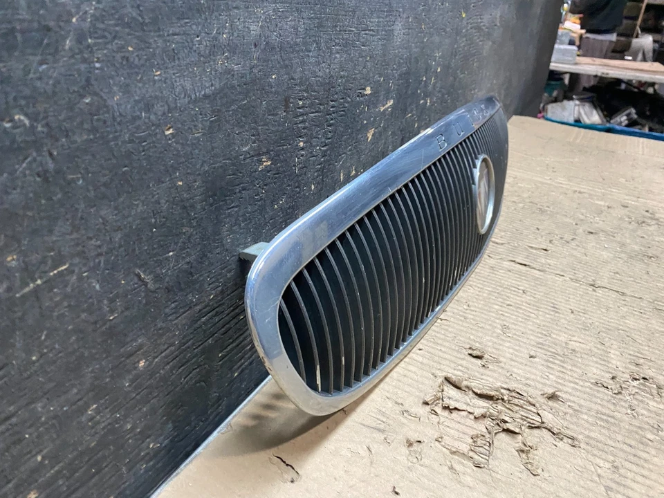 1997 年至 2002 年别克 Century Front Upper Grill 原始设备制造商 V4335 GD — 第 3/4 张图片