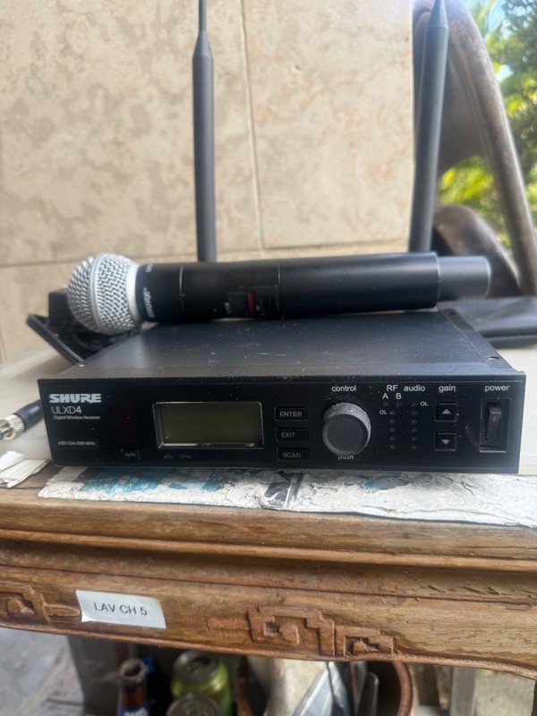 Shure ULXD4/ ULXD2 H50 Digital Wireless Microphone System with SM58