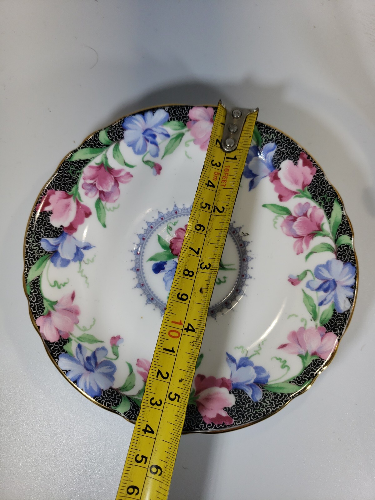 Exquisite Floral Paragon Bone China Tea Cup And Saucer