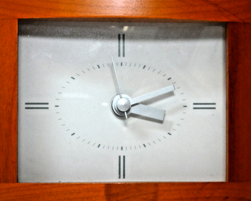 VIntage ART DECO Curved Wood Clock - Picture 2 of 5