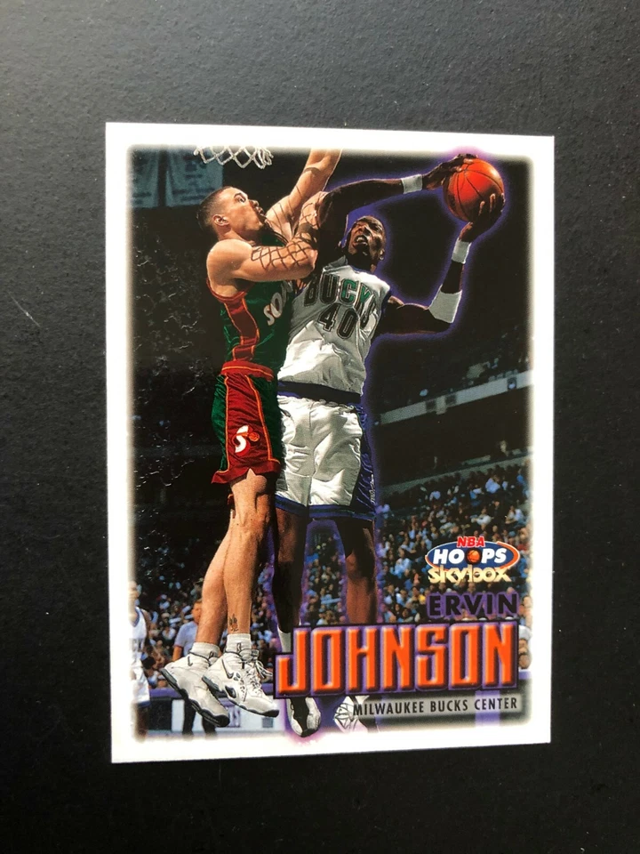Bonita tarjeta Ervin Johnson Fleer/SkyBox 1999 # 37 hecha en EE. UU. Foto 2 de 4