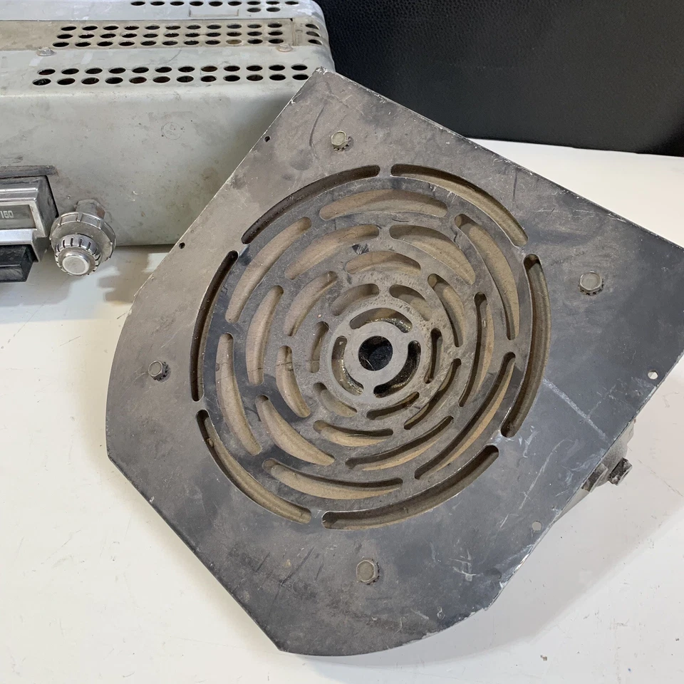 Vintage Oldsmobile 1953 Deluxe 88, Super 88 AM PB Radio Delco 982990 And Speaker - Image 2 of 4