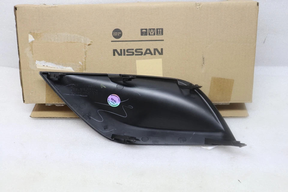 2014-2018 NISSAN VERSA RIGHT PASSENGER BUMPER FOG LIGHT COVER 62256-6W80B OEM - Image 4 of 4