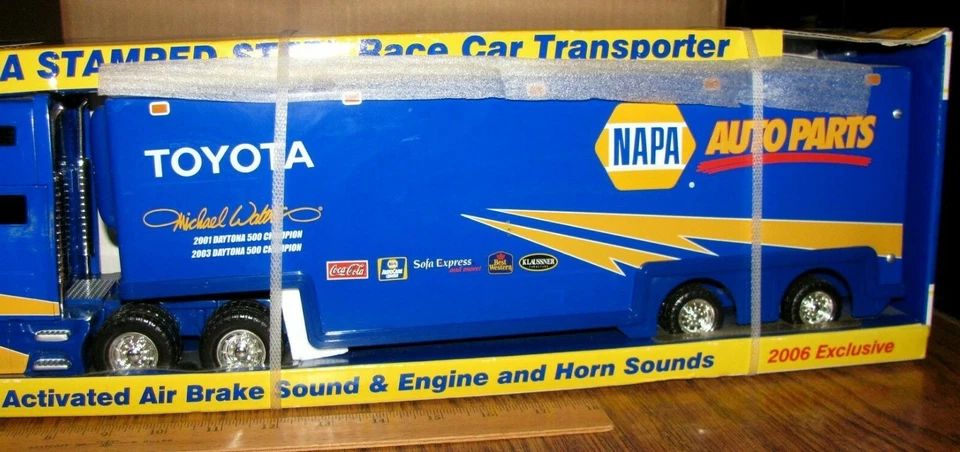 Camión de carreras Waltrip NAPA 2007 transportador de acero semirremolque primera marcha juguete 2006 Nascar Foto 3 de 4