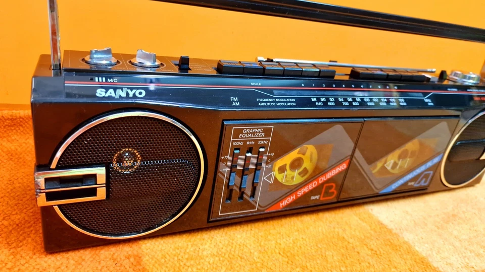 SANYO MW706F Mini Radiorecorder in schwarz. Vintage, komplett restauriert! - Bild 2 von 4