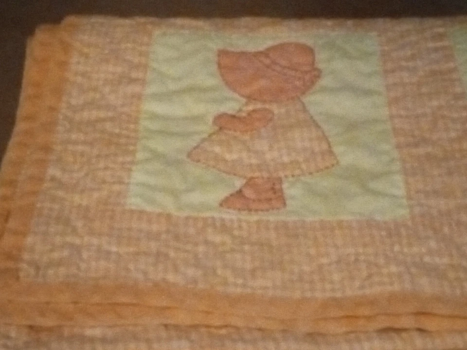 Manta/colcha vintage hecha a mano Sunbonnet Sue rosa/blanco guinga bebé 34"/58" pulgadas Foto 4 de 4