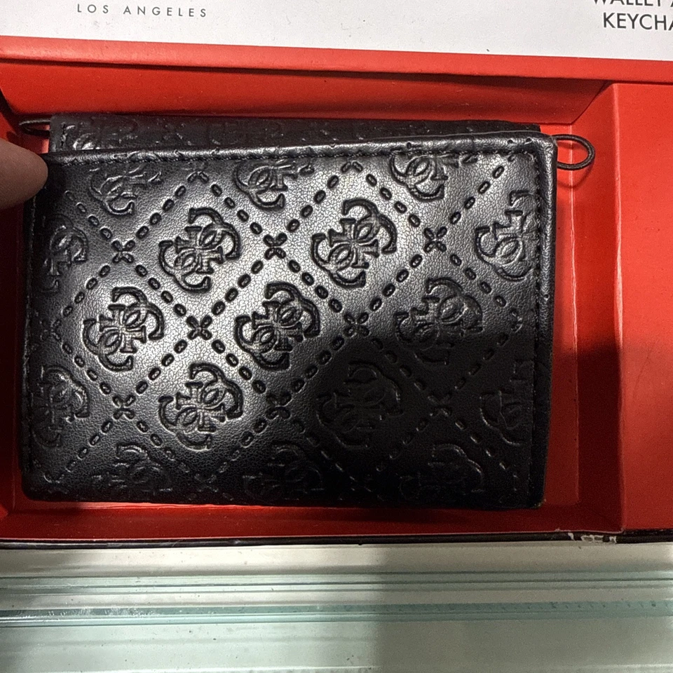 Guess Los Angeles Men's Wallet RFID Protection Wallet And Keychain Gift Set! - Image 3 of 4