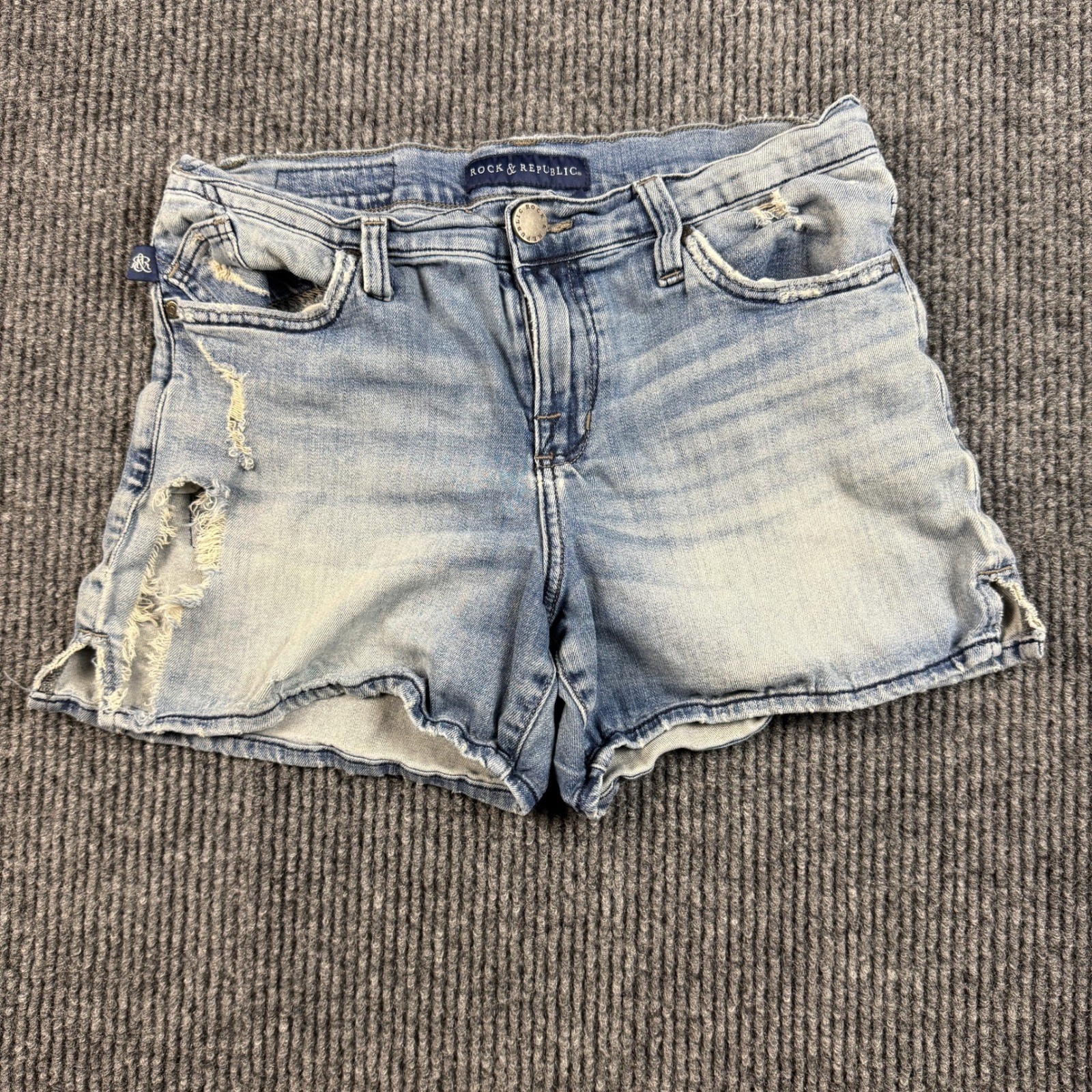 Rock & Republic Womens Size 8 Distressed Denim Shorts Light Wash Blue Low Rise