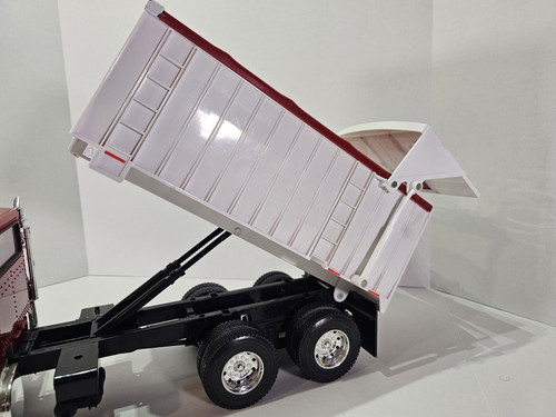 Ertl Big Farm Peterbilt 367 Truck With Grain Box Lights & Sounds Work 21" 1/16th - Picture 13 of 21