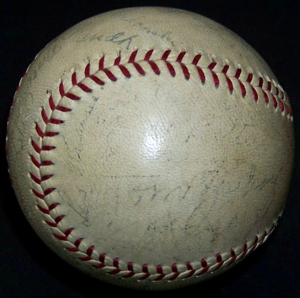 EXTREMELY RARE! 1934 Braves Team Signed Baseball Wally Berger Hank Gowdy JSA LOA - Image 3 of 4