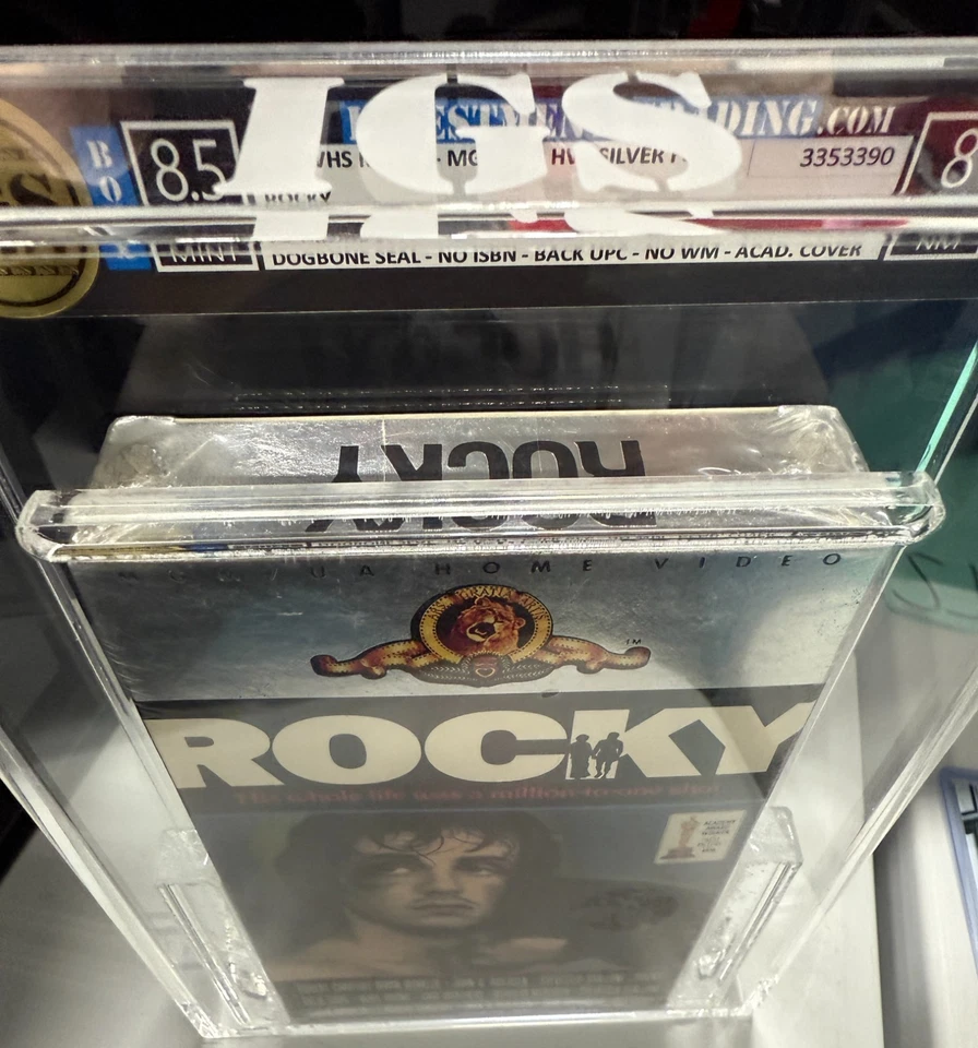 Rocky VHS 1988 MGM Silver Foil - New, Sealed - Dogbone Seal - IGS 8.5 8 - Immagine 2 di 4