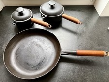 Le Creuset Enzo Mari Gusseisen Pfanne 29 cm, Topf 14cm und 17cm. Induktion