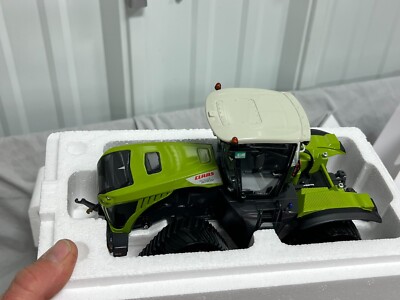 CLAAS model 5000 XERION Quad Trac 4WD Tractor 1:32 scale WIKING NIB