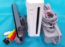 Wii Console Bundle White RVL-001 w/ L of Zelda, Super M Bros 3 & B Brain, Tested