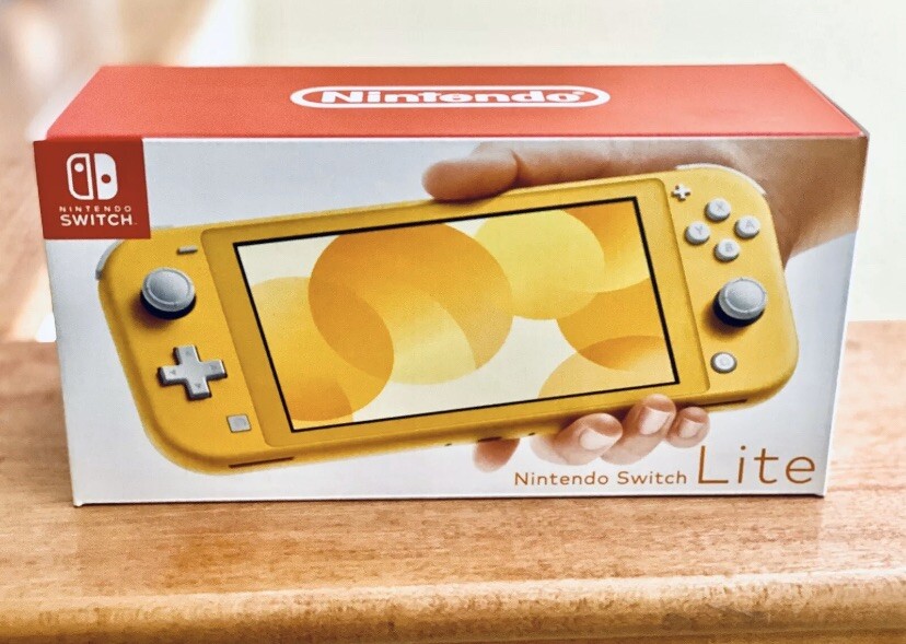 Brand New Nintendo Switch Lite Yellow Console and FINAL