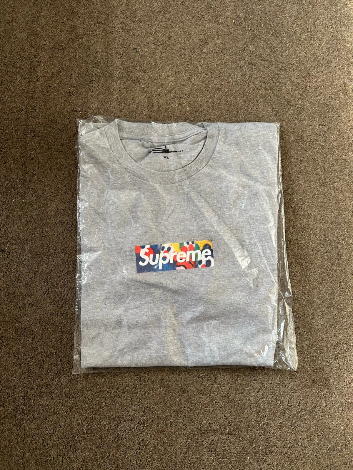 Logo Supreme Slawn Box Gris