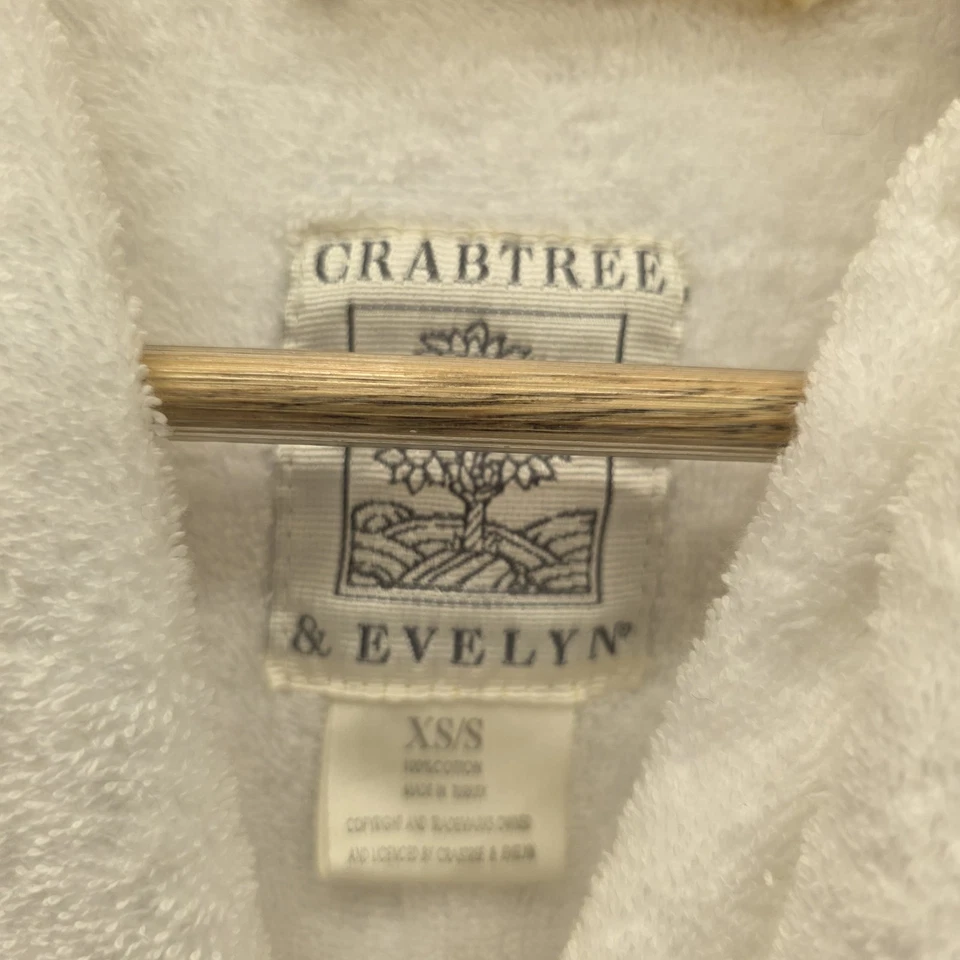 BATA DE ALGODÓN CON CINTURÓN CANGREJO & EVELYN TALLA XS/S Bordada Flores LONGITUD MEDIA Foto 4 de 4