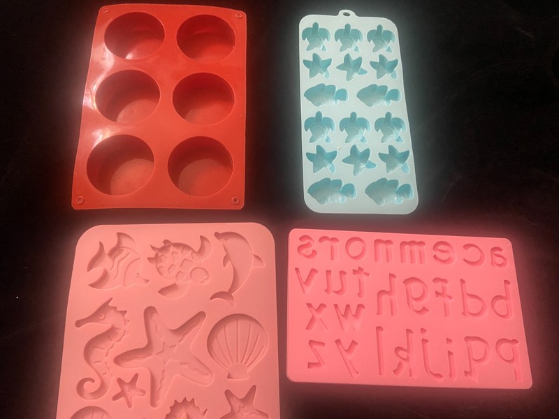 4 Silicone Molds for Chocolate, no-stick Baking, candy Ocean, starfish, fish