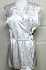 Luxury White Satin Silky Robe Sz M Short Kimono Loungewear Bridal Wedding Gift