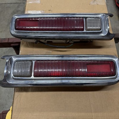 Datsun 610 sedan 1973 1974 1975 1976 Pair Left &Right side tail light Bluebird