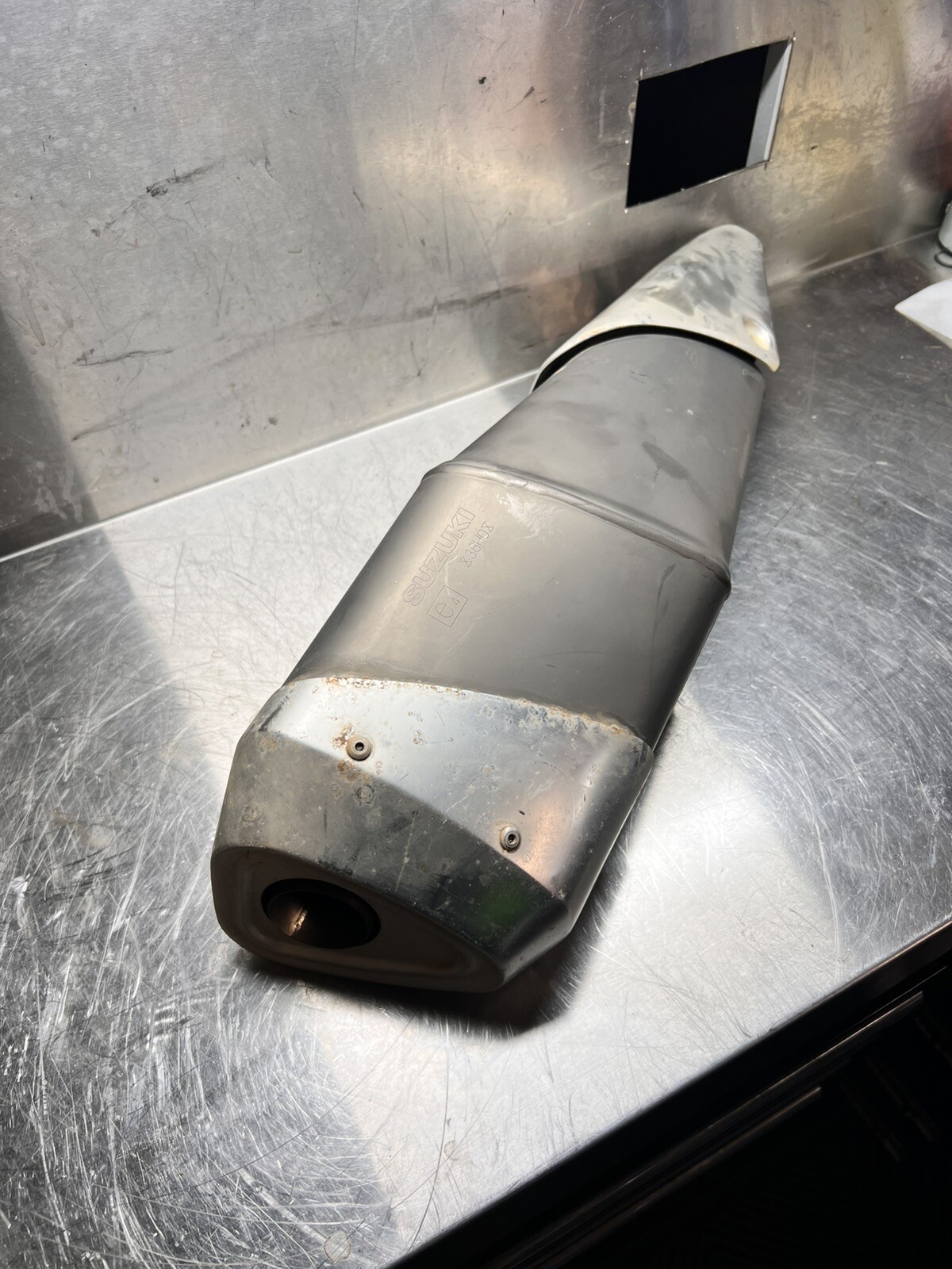 Suzuki GSXR750 GSXR 750 Muffler Silencer Exhaust Pipe Pipes OEM genuine 38HO