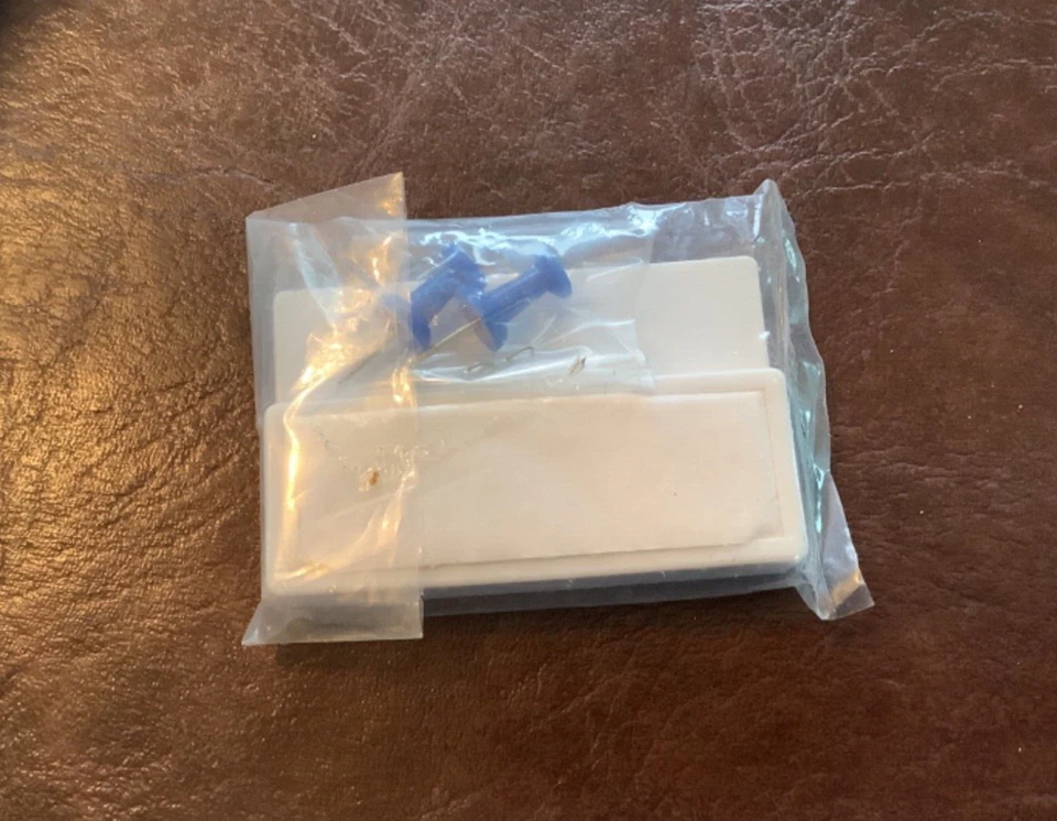 Washington Mutual Self adhesive Mini Cork Strip 2.5" x 1.75" w push pins - Image 2 of 2