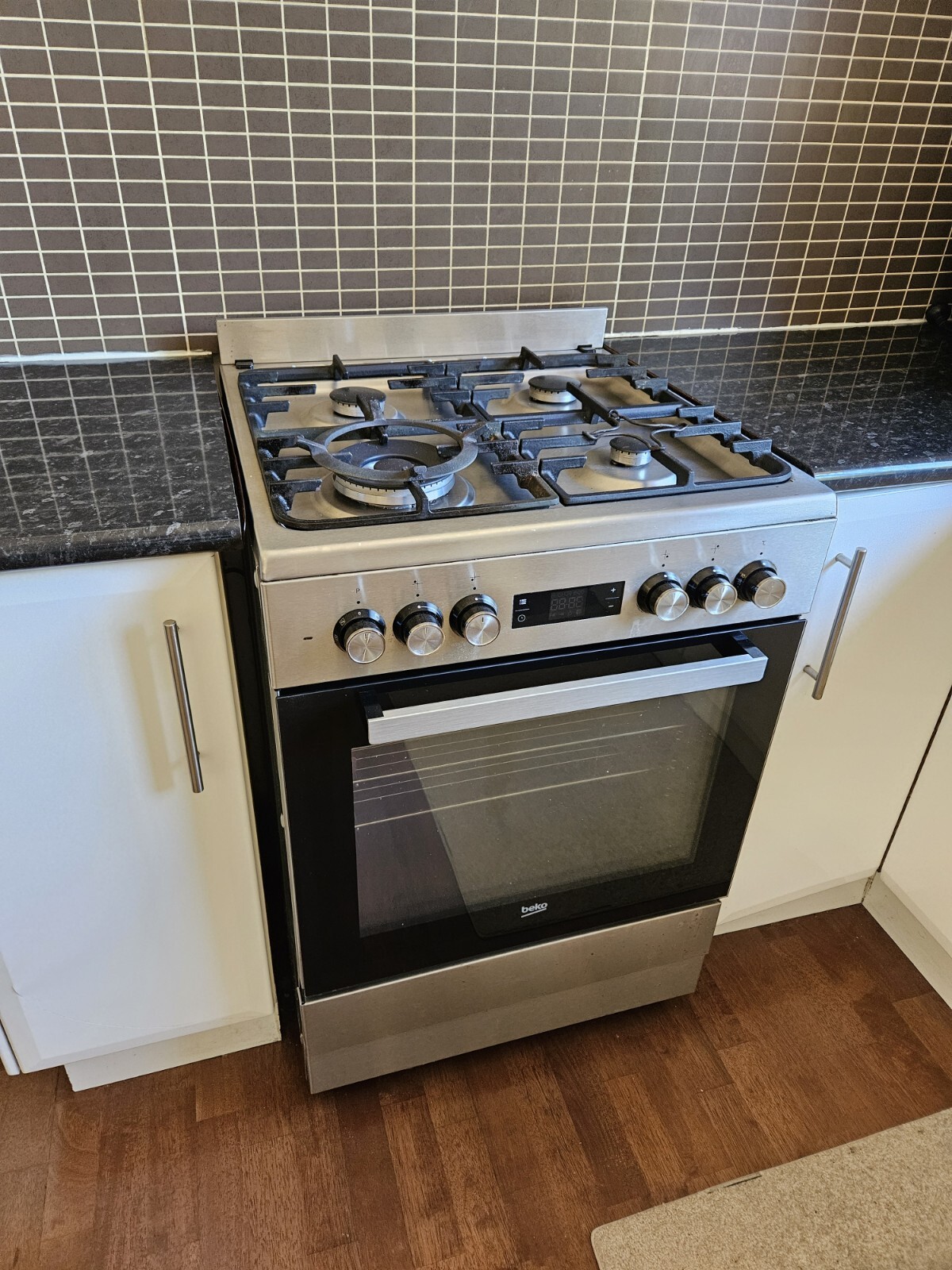Beko 60cm Electric Freestanding Oven/Stove BFC60GMX eBay