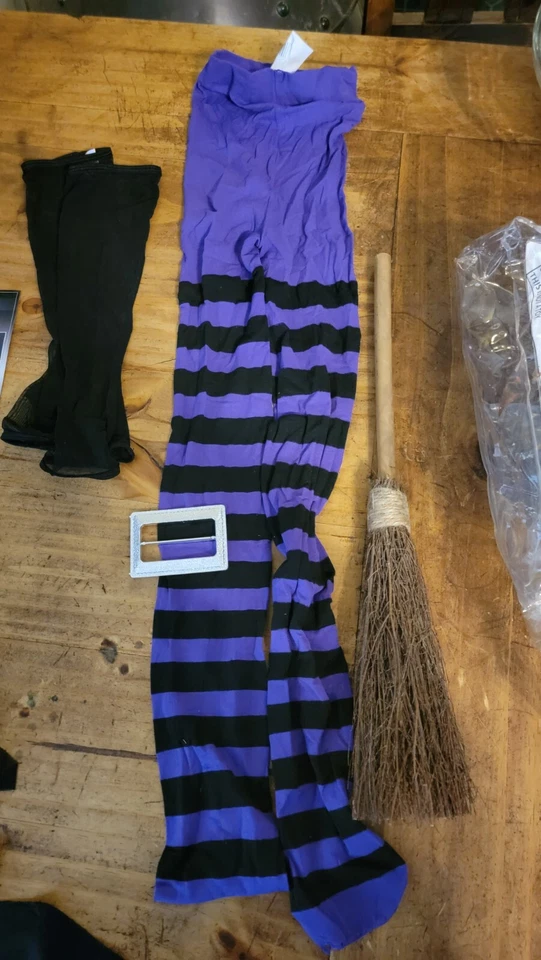 Dreamgirl Hocus Pocus Versitile 6 IN 1 Women's Halloween Costume F5235 NO HAT - Image 4 of 4