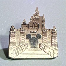 Disneyland - Cast Member - Disneyland Spirit Award Pins (Silver)