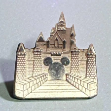 Disneyland - Cast Member - Disneyland Spirit Award Pins (Silver)
