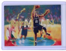 2000-01 Fleer Mystique Middle Men Tim Duncan #4