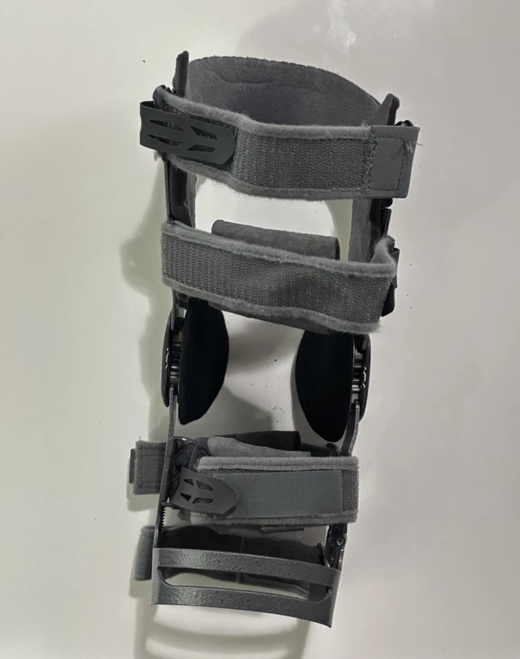 Rodillera DonJoy Ajustador OA Nano Lateral Izquierdo, Talla Pequeña Foto 3 de 4