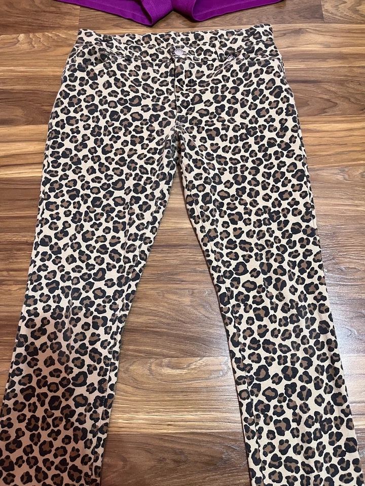 Lote de 2 Jeggings y Pantalones Cortos Atléticos Desteñidos Glory Niñas Leopardo Talla XL (14/16) Foto 3 de 4
