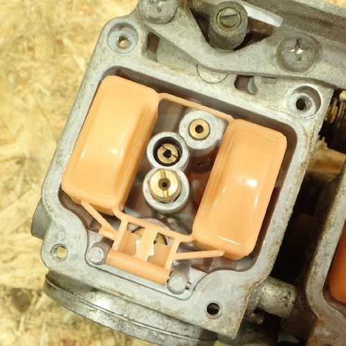 As-Is HONDA 92-08 CB750 RC42 Seven Fifty OEM Carb Carburetor - Picture 5 of 9