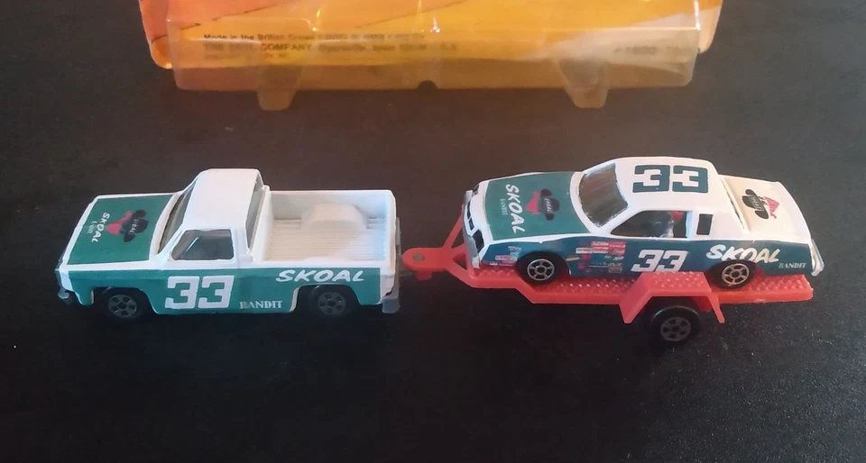 Juego de camioneta y remolque vintage Ertl 1/64 NASCAR #33 Skoal Buick Plus Foto 3 de 4