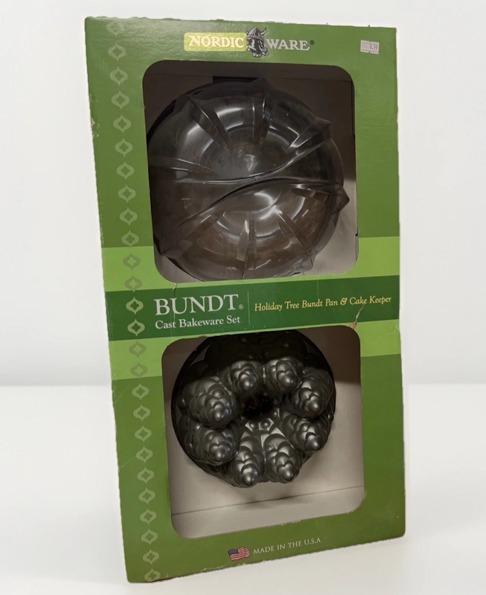 NEW 9.75" Nordic Ware Holiday Tree Bundt Cake Pan & Cake Keeper Christmas
Opens in a new window or t
