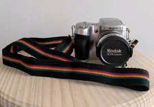 Vintage Kodak EasyShare Z710 Digital Camera w/free case & Vintage Rainbow Strap