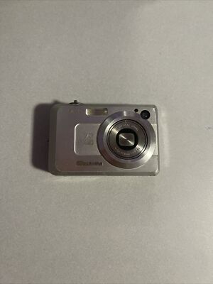 Casio Exilim EX Z750 7.2 MegaPixel Digital Camera Casio Exilim EX Z750 7.2 MegaPixel Digital Camera